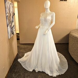 DRESS DeKlaire wedding train dress long train sleeve L NWOT Train